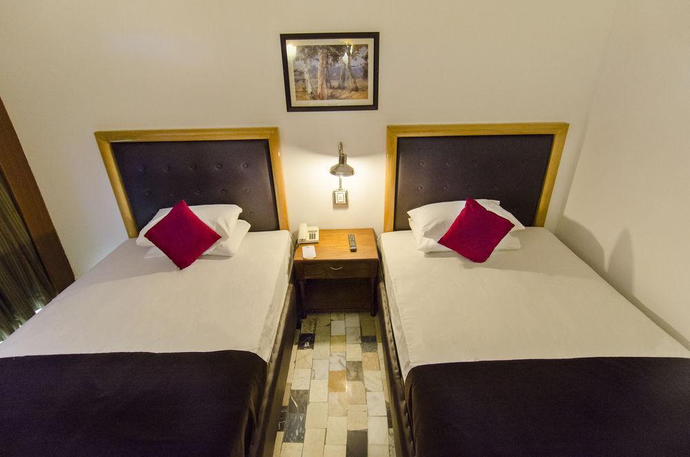 Hotel Galaxy Karachi Eksteriør billede