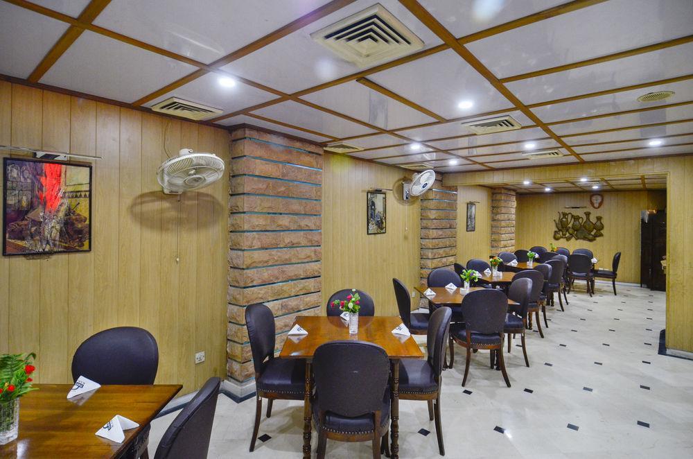 Hotel Galaxy Karachi Eksteriør billede