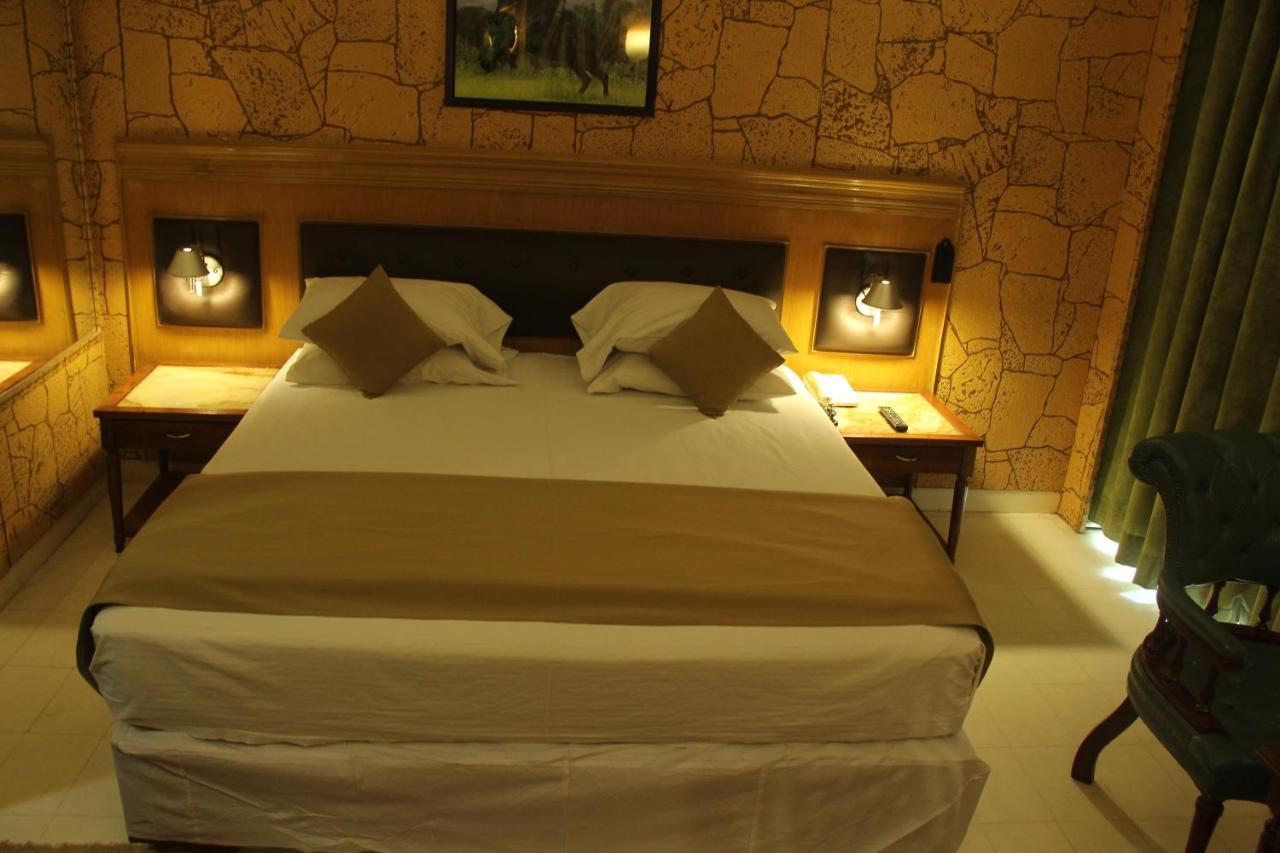 Hotel Galaxy Karachi Eksteriør billede